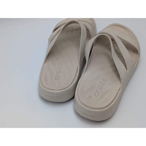 Crocs Getaway Strappy Sandals Womens 7 Cream Lightweight Comfort - Picture 3 of 4